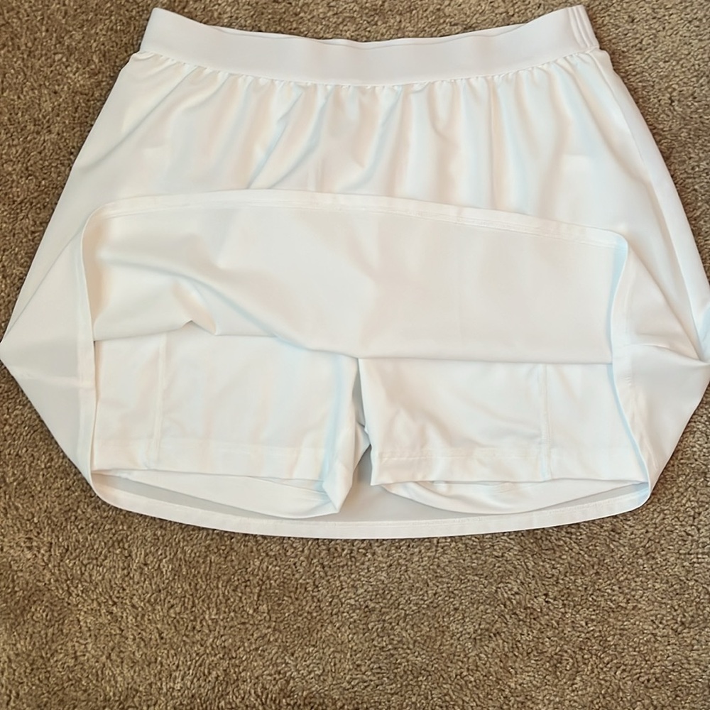 NWOT White Skort - Picture 3 of 8